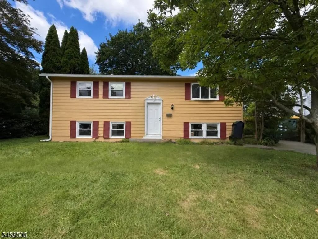 14 Orchard St, Newton Town