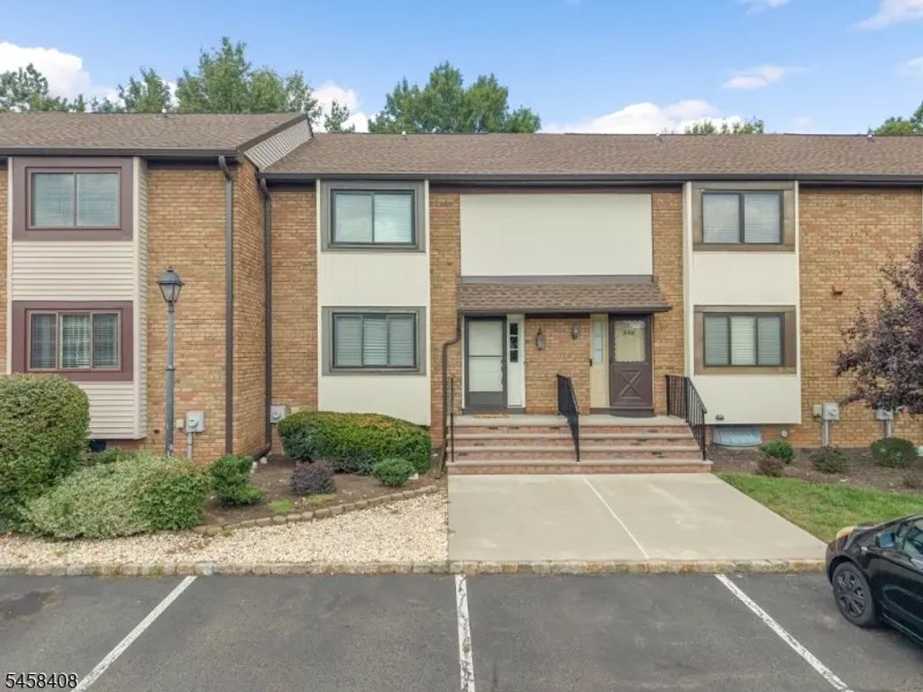 850 Robin Rd, Hillsborough Twp.