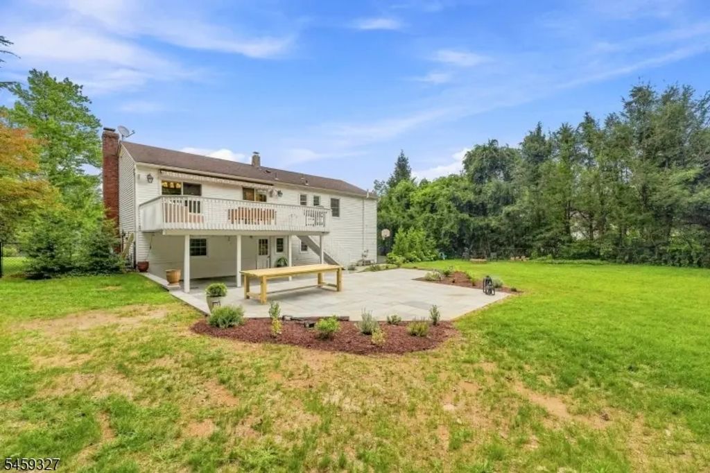 10 Darlene Ct, Randolph Twp.