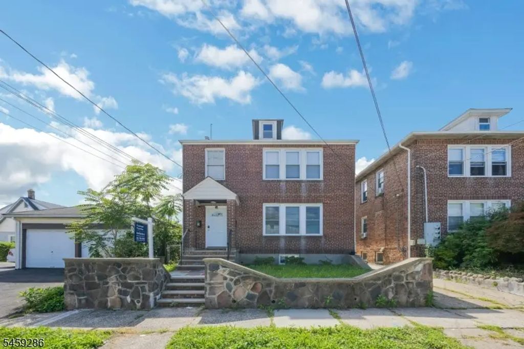 58 Floyd Ave, Bloomfield Twp.
