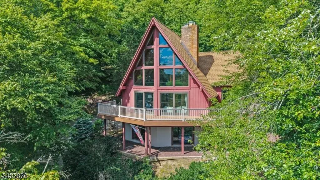 84 Two Bridges Rd, Montville Twp.