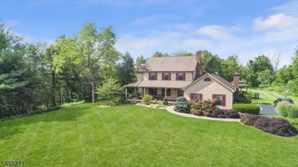 7 Cherokee Trl, Blairstown Twp.