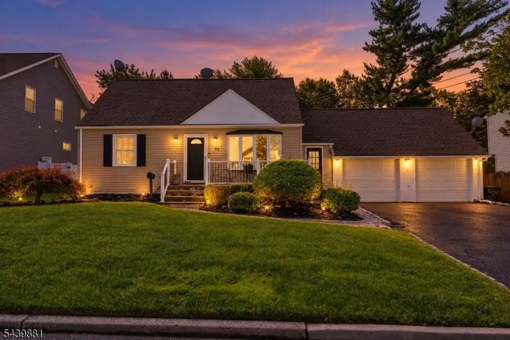 81 Lois Ave, East Brunswick Twp.