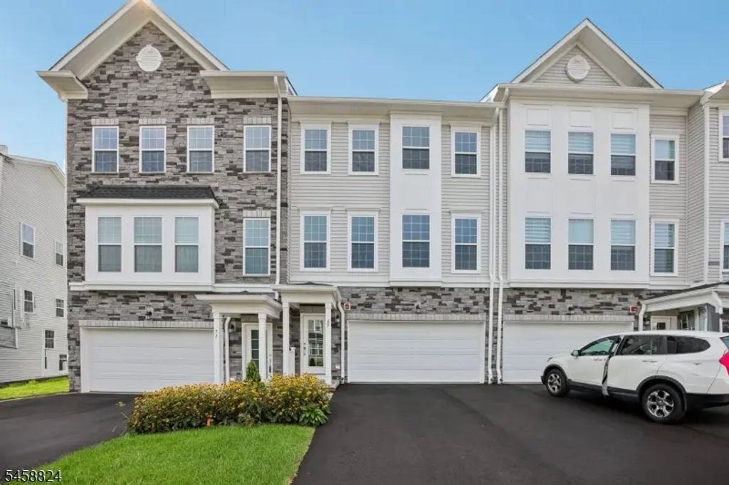 69 Eastwood Ter, East Hanover Twp.