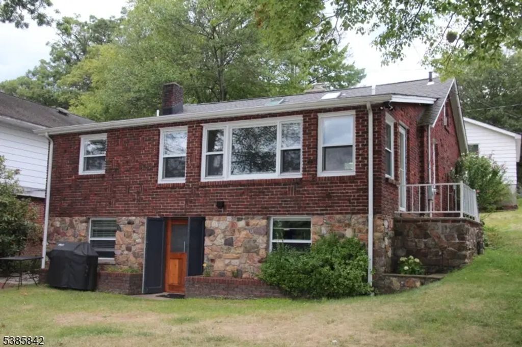 36 Old Lakeside Rd, West Milford Twp.