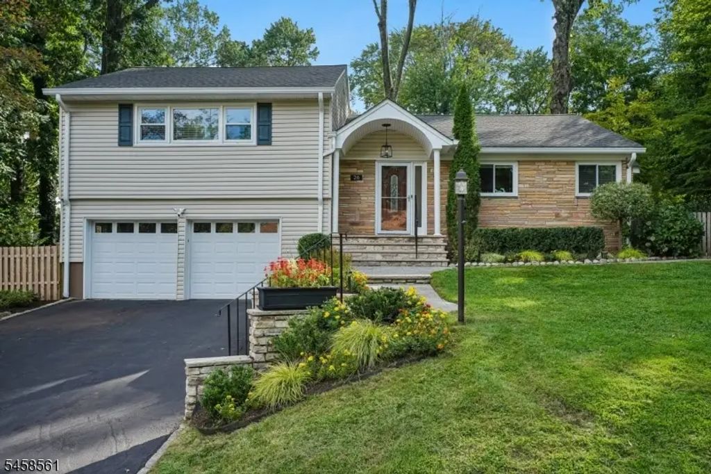 26 Hart Dr S, South Orange Village Twp.