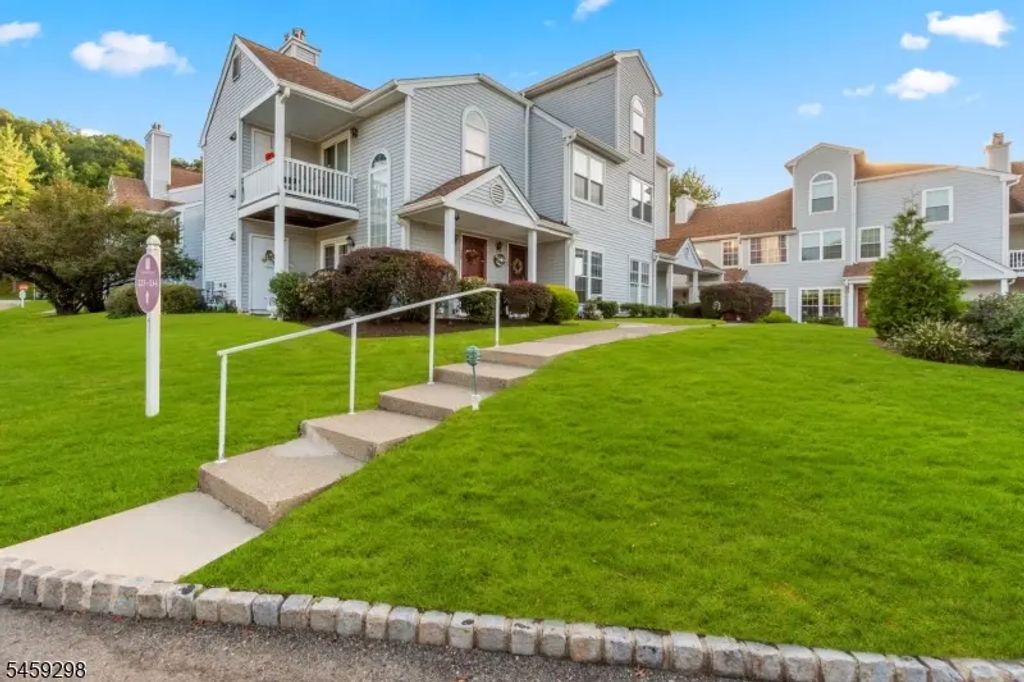 125 Harvest Ln, Lincoln Park Boro