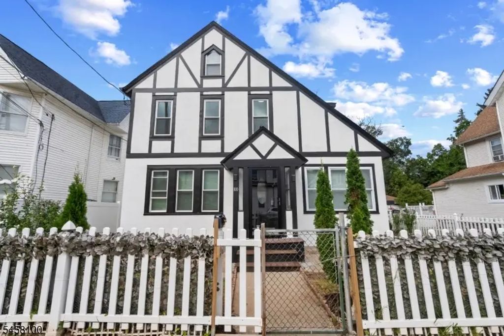 100 W Clinton St, Dover Town