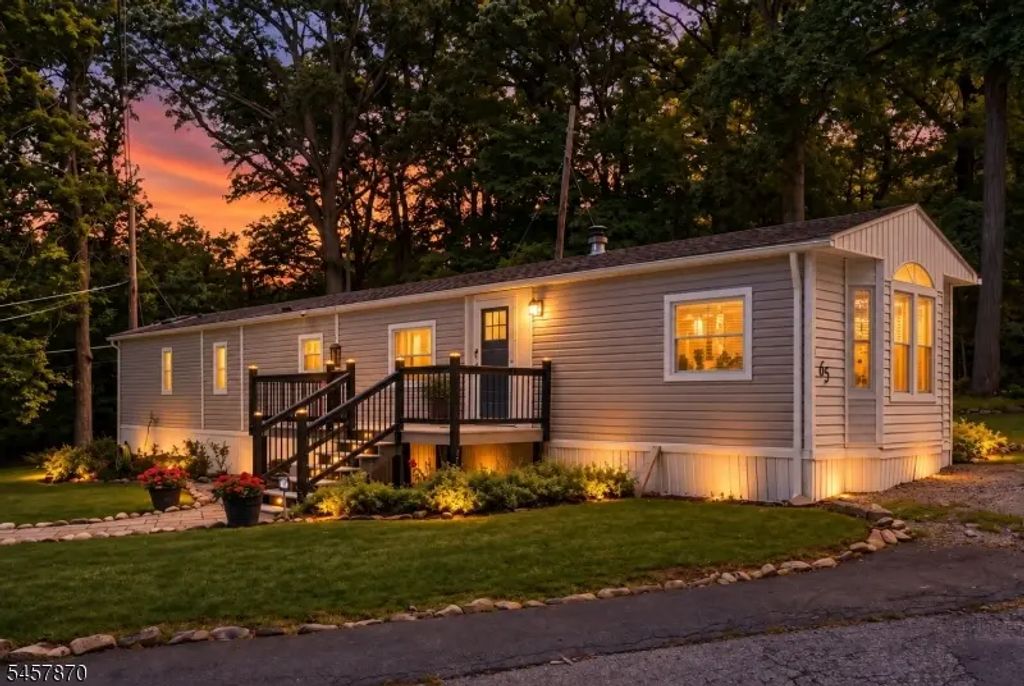 65 Sherwood Dr, Morris Twp.