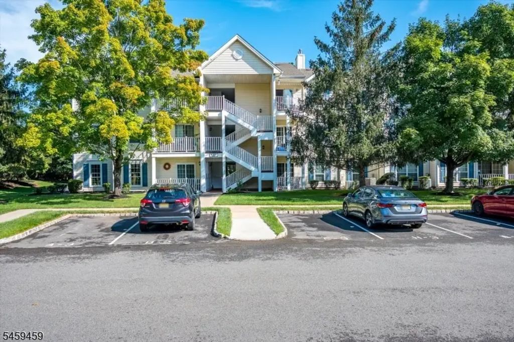 21 Amethyst Way, Franklin Twp.