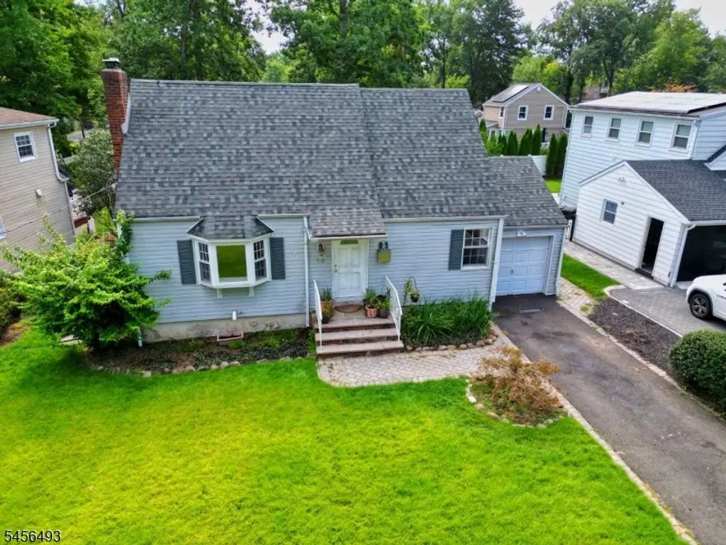 18 Hillcrest Dr, Wayne Twp.
