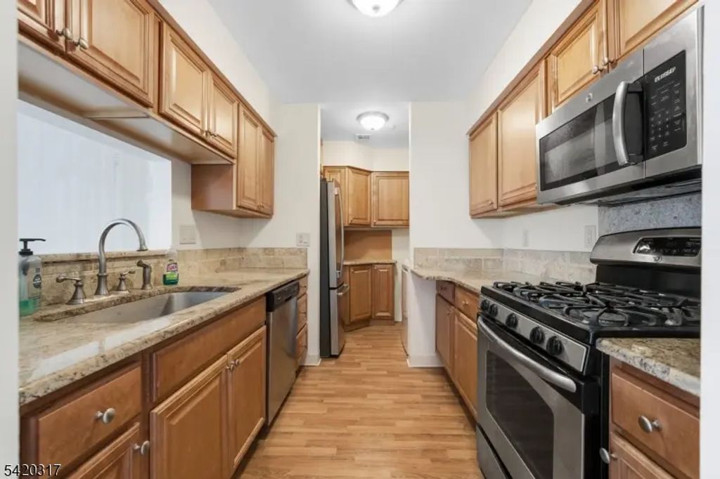 114 Henley Dr, Franklin Twp.