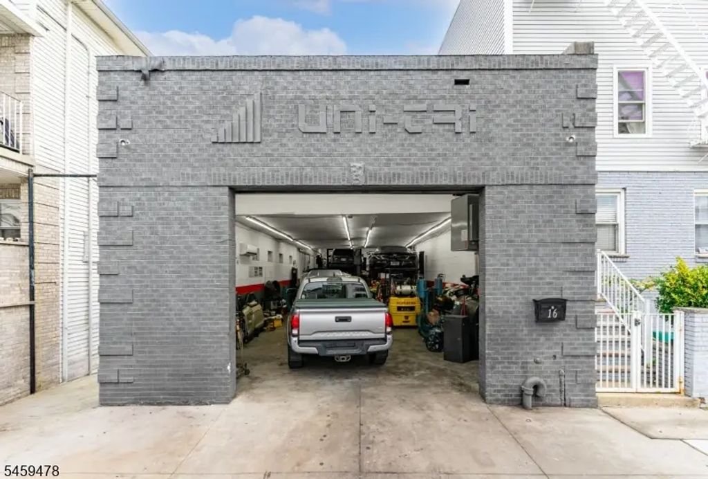 16 Foundry St, Newark City