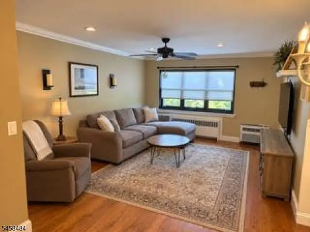 43b Sandra Circle, Westfield Town