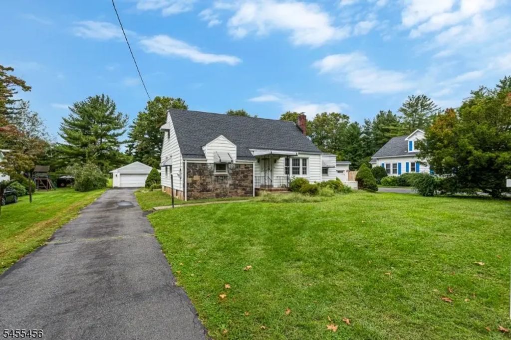 81 Hopewell Pennington Rd, Hopewell Twp.