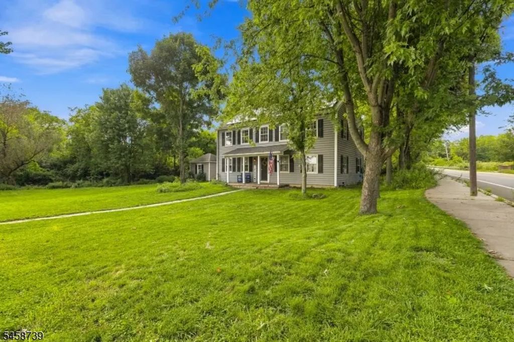 512 N Main St, Greenwich Twp.