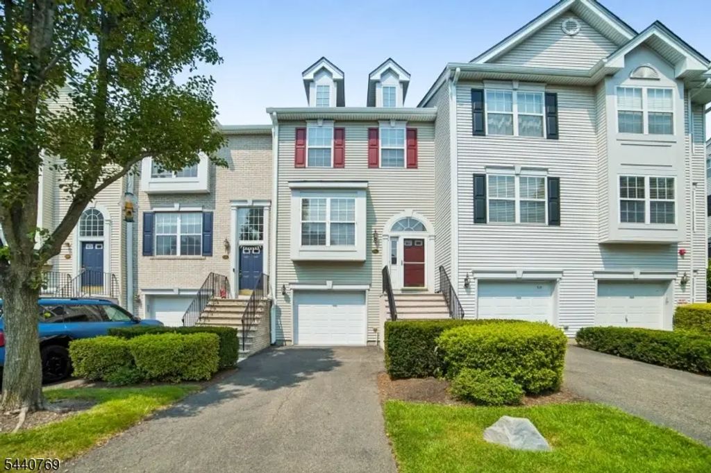 533 Coventry Dr, Nutley Twp.