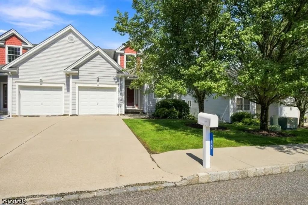 19 Fairchild Ln, Wantage Twp.