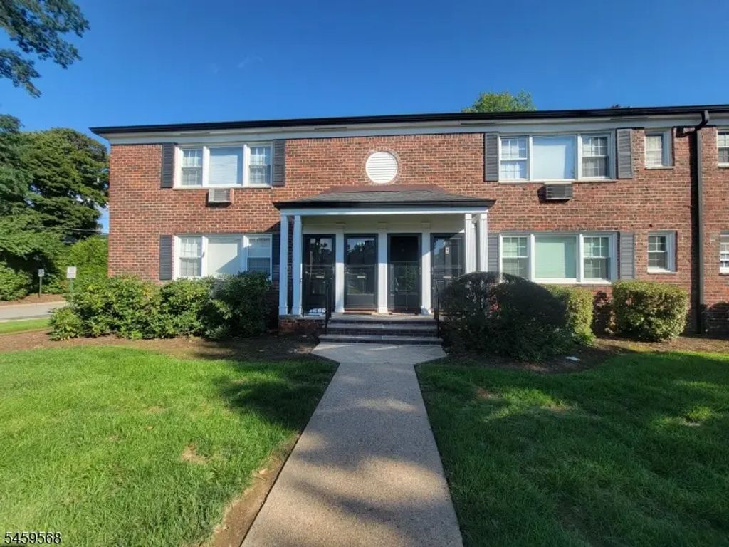 419 Pitney Pl, Morris Twp.