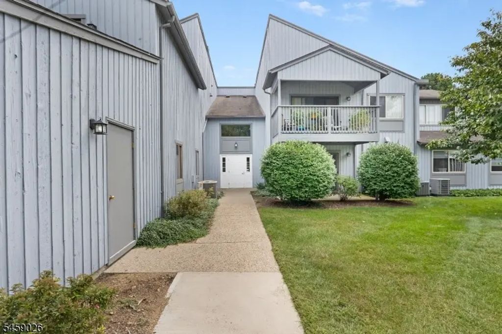 228 Drake Ln, Roxbury Twp.