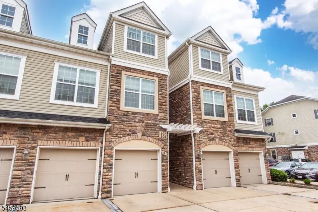 208 Welsh Pl, Morris Plains Boro