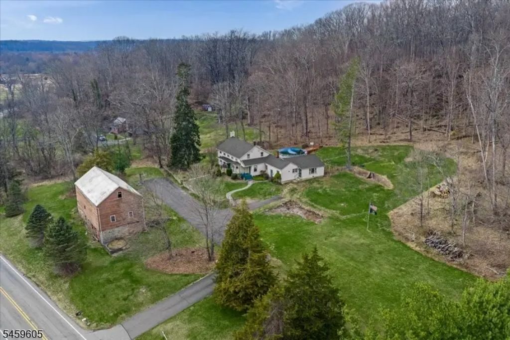 195 Allamuchy Rd, Frelinghuysen Twp.