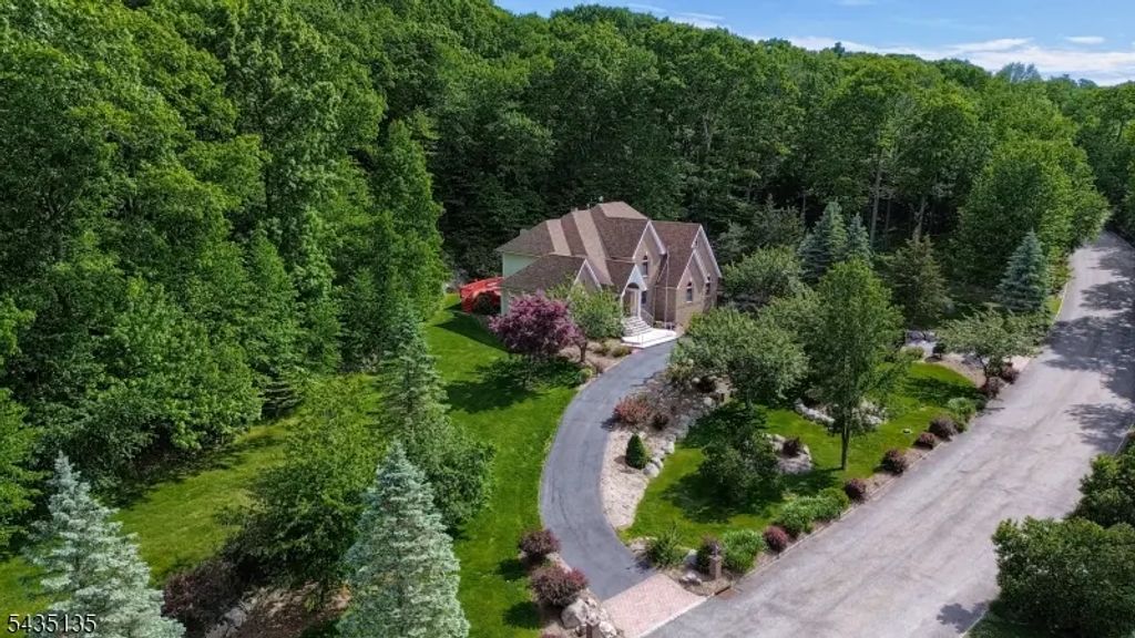 26 Stonehedge Dr, Hardyston Twp.