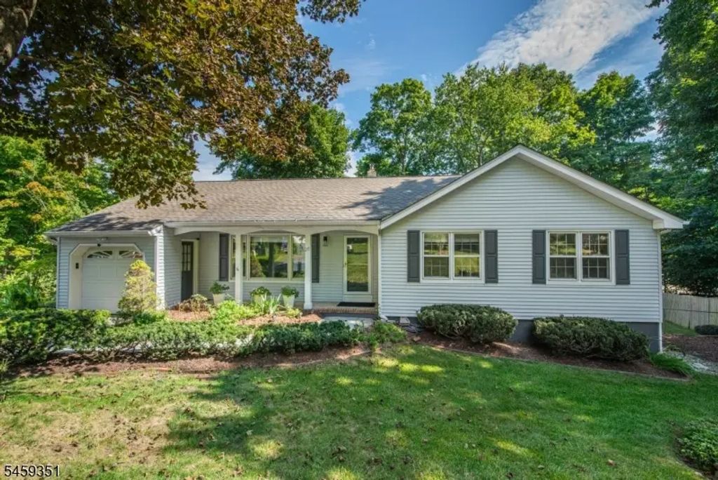 20 Byron Pl, Sparta Twp.