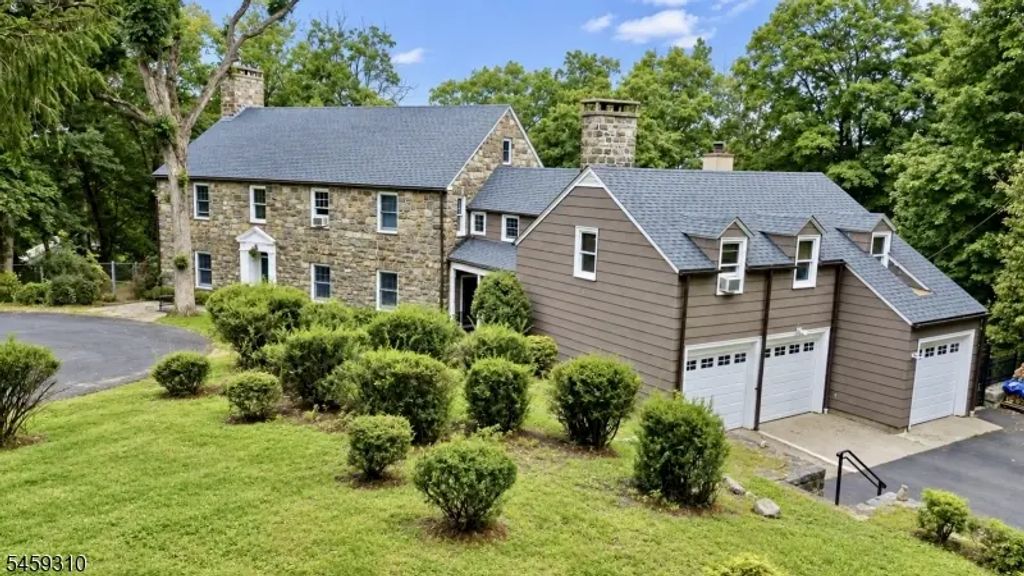 389 Green Rd, Sparta Twp.