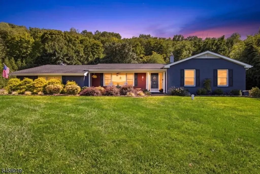 29 Polkville Rd, Blairstown Twp.
