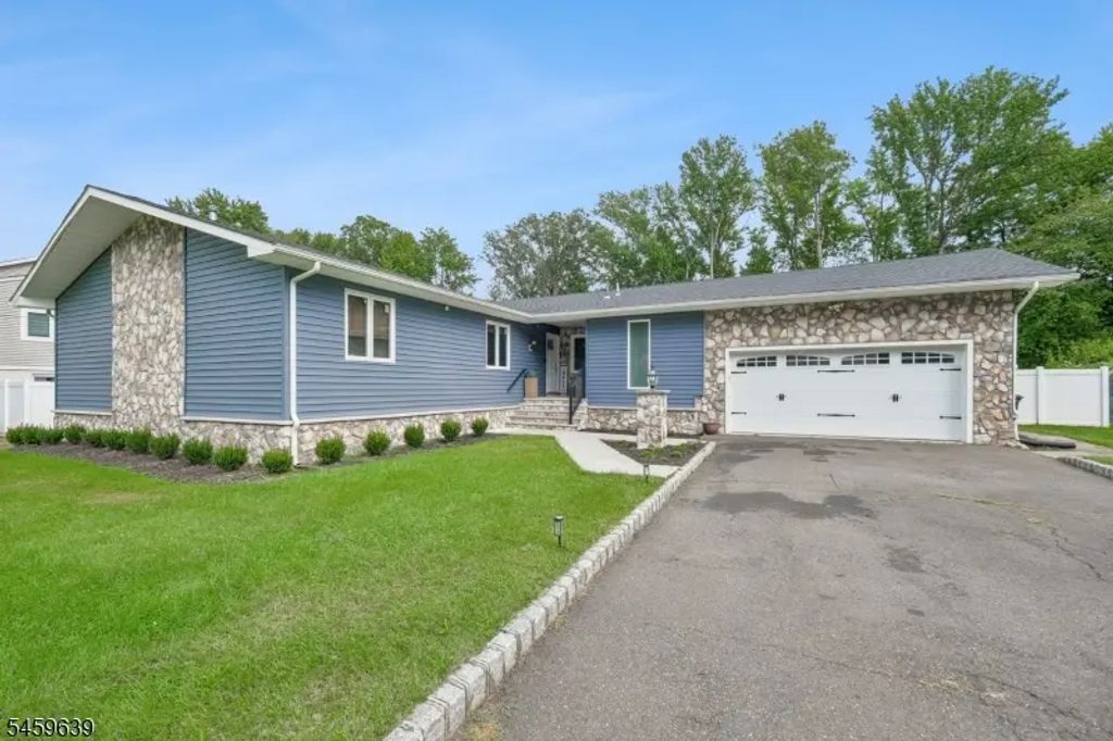 41 Carlos Dr, Fairfield Twp.