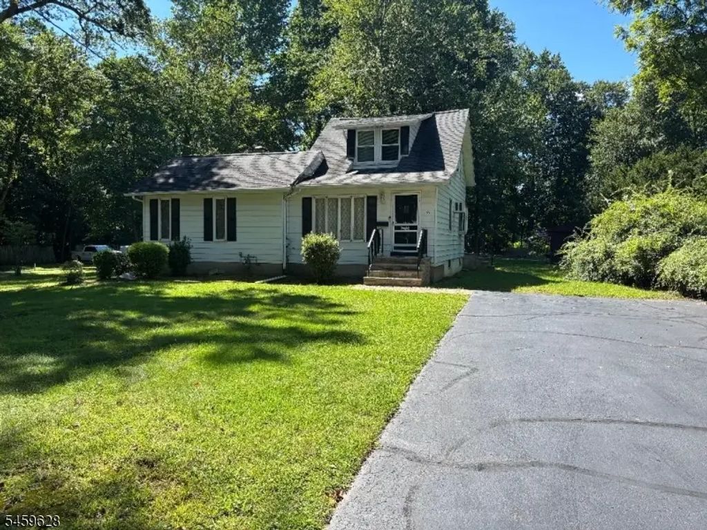 36 Kirschner Ave, Lincoln Park Boro