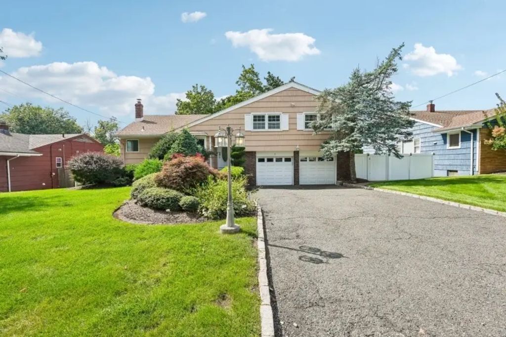 3 Wedgewood Dr, West Orange Twp.