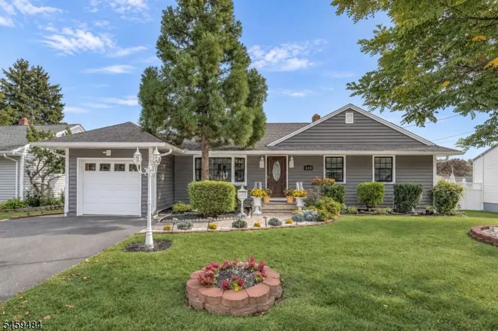 528 Conant St, Hillside Twp.