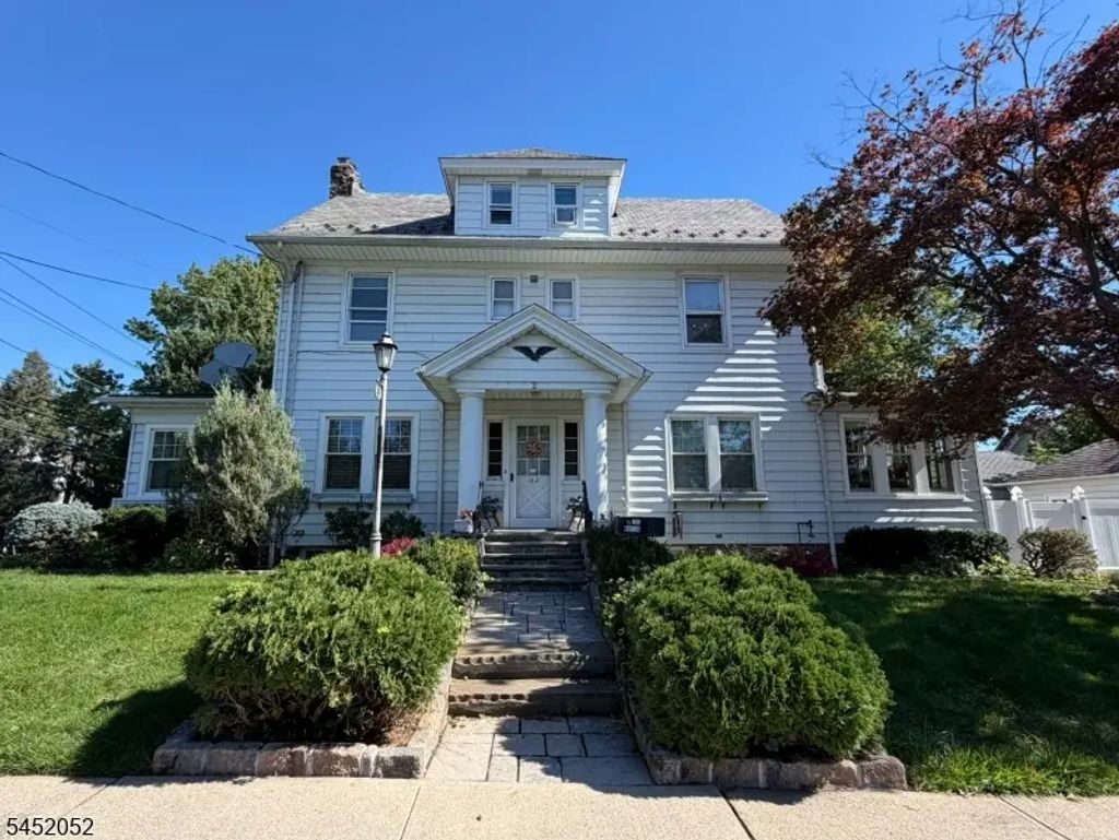 182 2nd St, Clifton City
