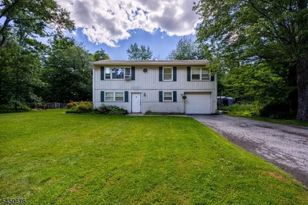 103 Alturas Rd, Vernon Twp.