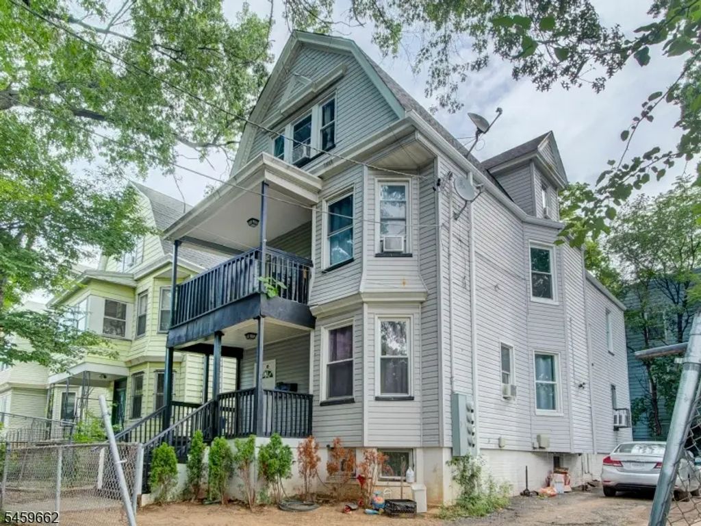 18 Shanley Ave, Newark City