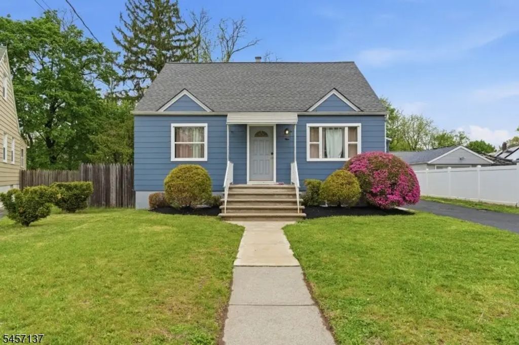1 Park Pl, North Brunswick Twp.