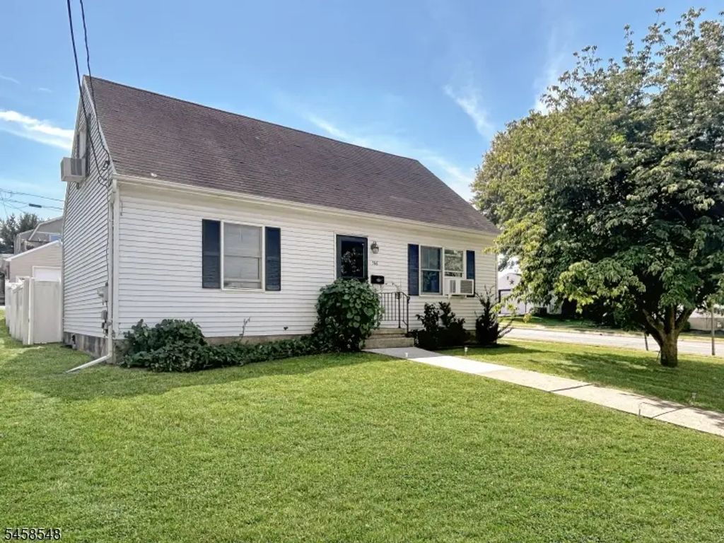 566 Elder Ave, Phillipsburg Town