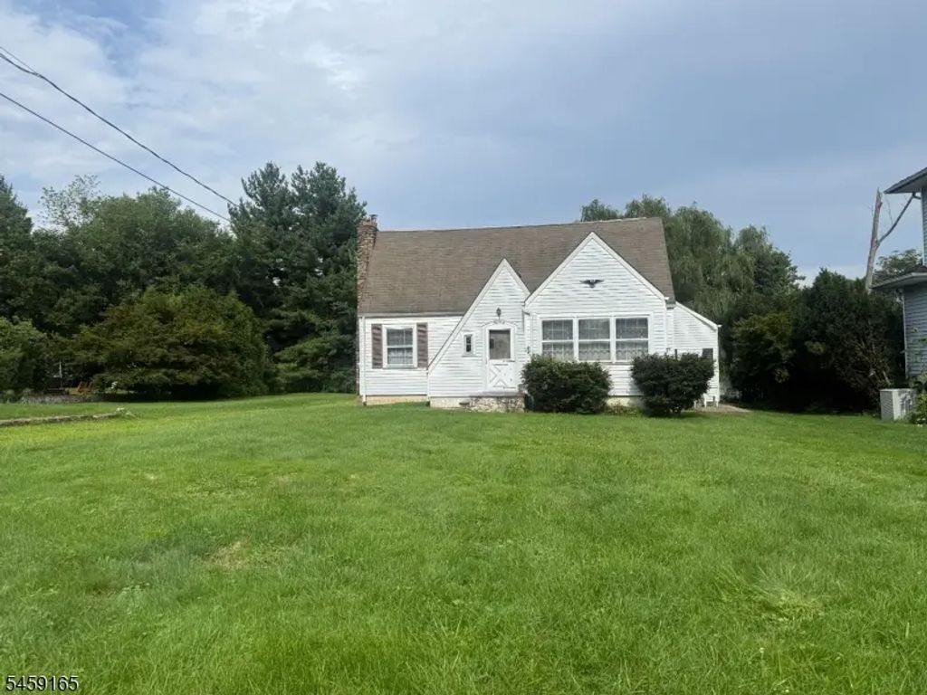 14 Sand Spring Rd, Morris Twp.