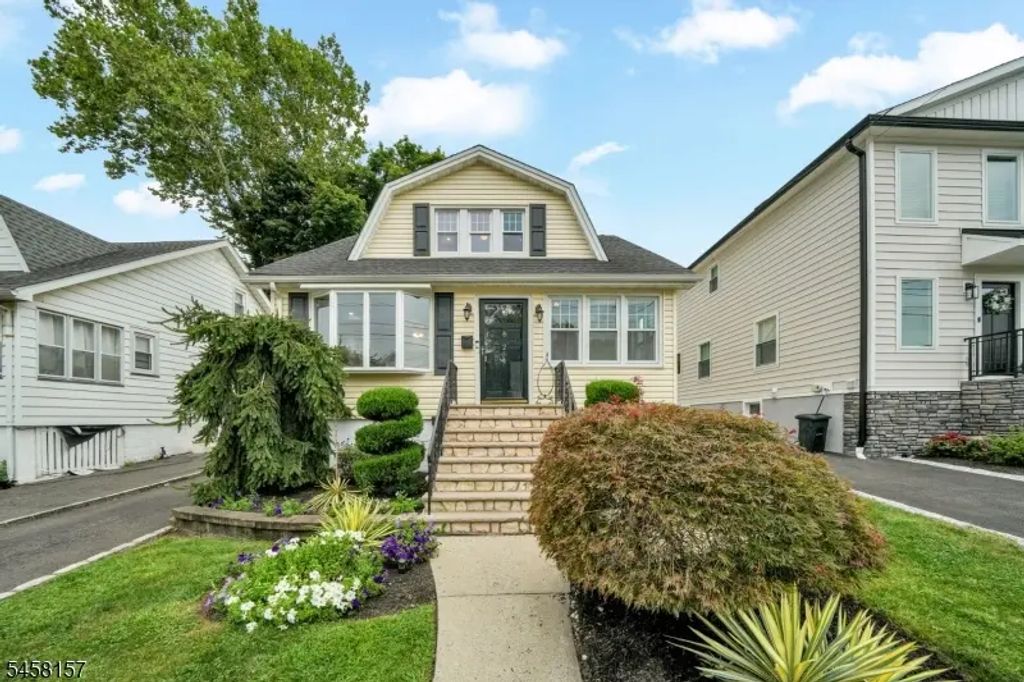 253 Winfield Ter, Union Twp.