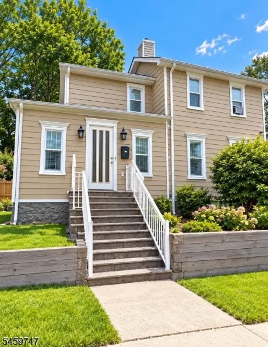 110 W Chrystal St, Dover Town