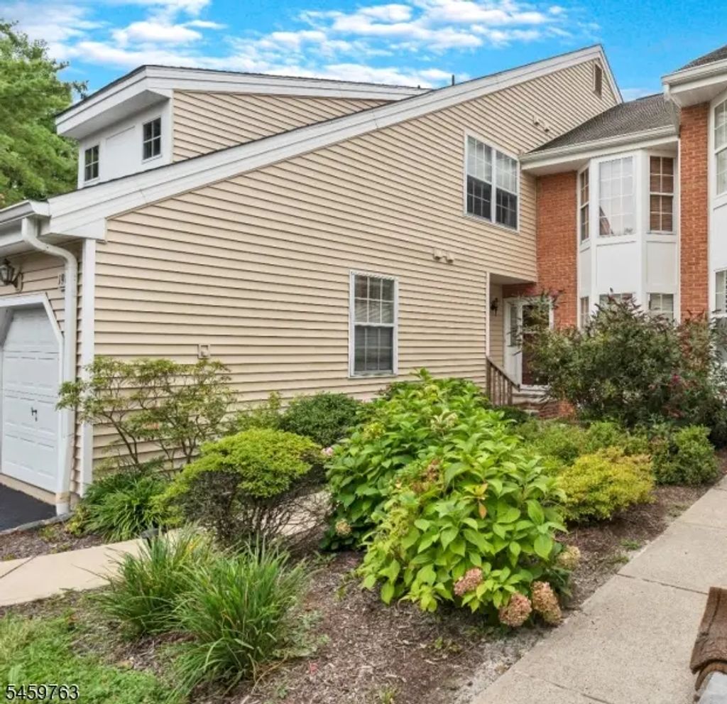 198 Zeppi Ln, West Orange Twp.