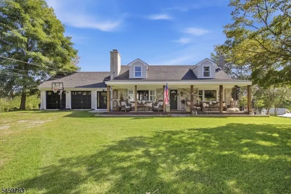 986 Fairview Lake Rd, Stillwater Twp.