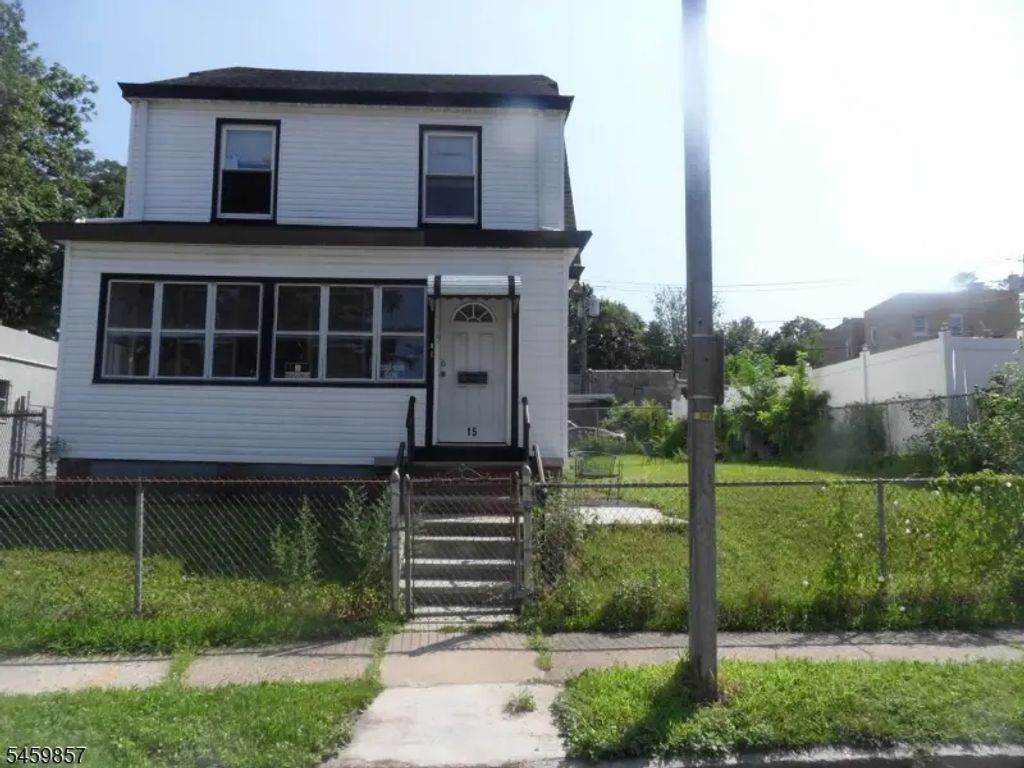 15 Rowe St, East Orange City