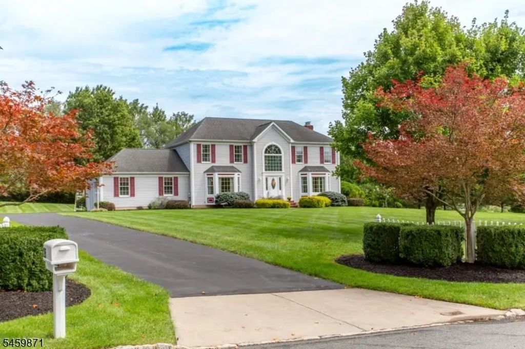 25 Farmhouse Rd, Alexandria Twp.