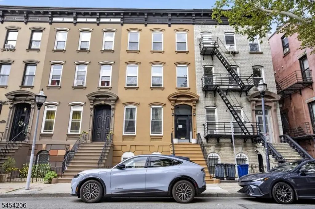540 Bramhall Ave, Jersey City