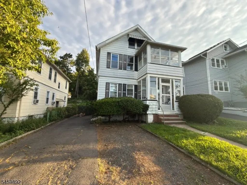 25 Kingsland St, Nutley Twp.