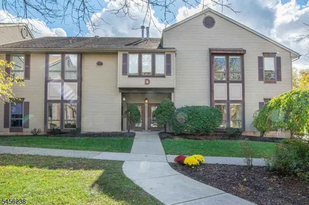 150 River Road, D4, Montville Twp.