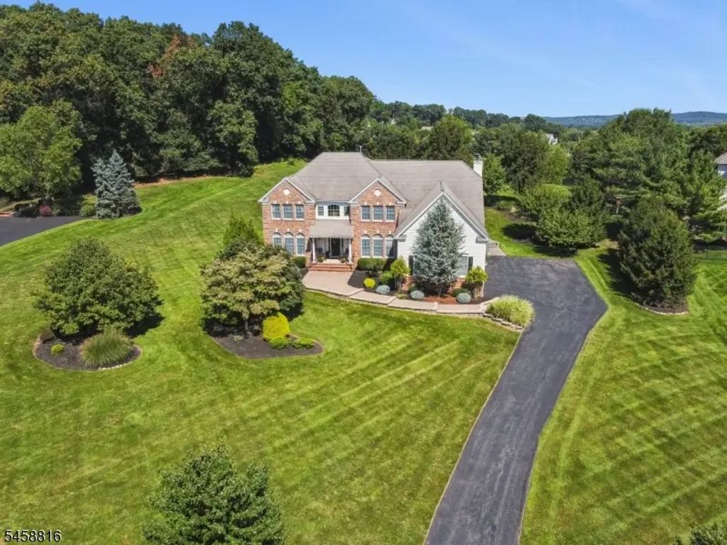 10 William Barnes Rd, Raritan Twp.